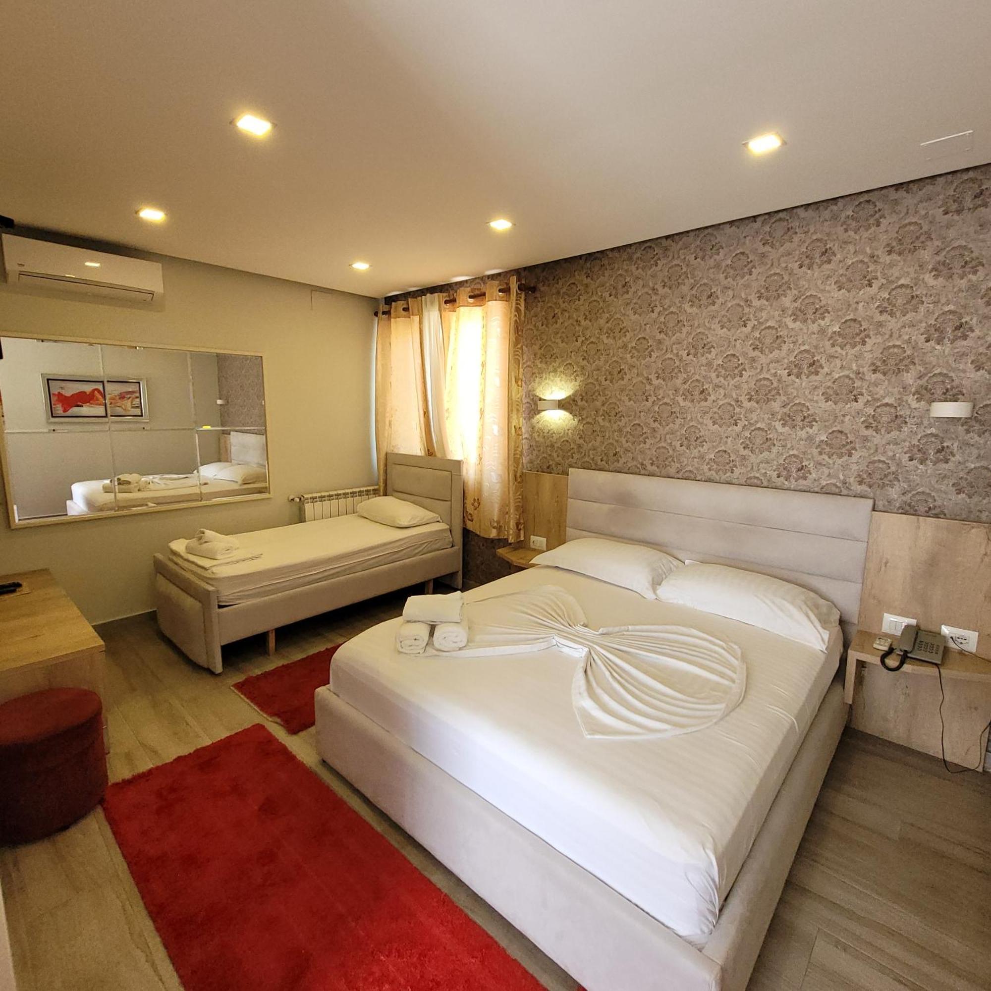 Hotel Erandi Rinas Exterior photo