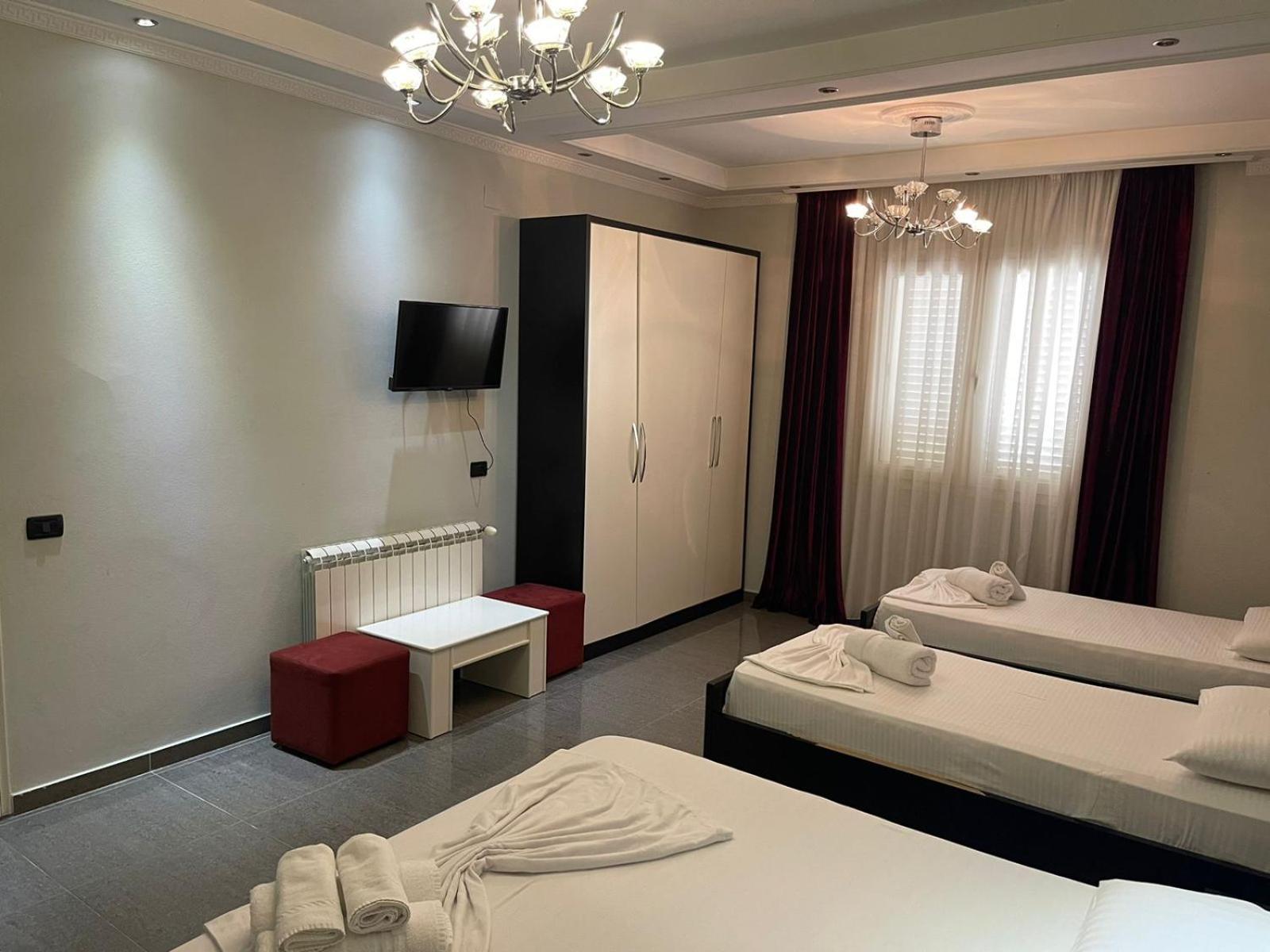 Hotel Erandi Rinas Exterior photo