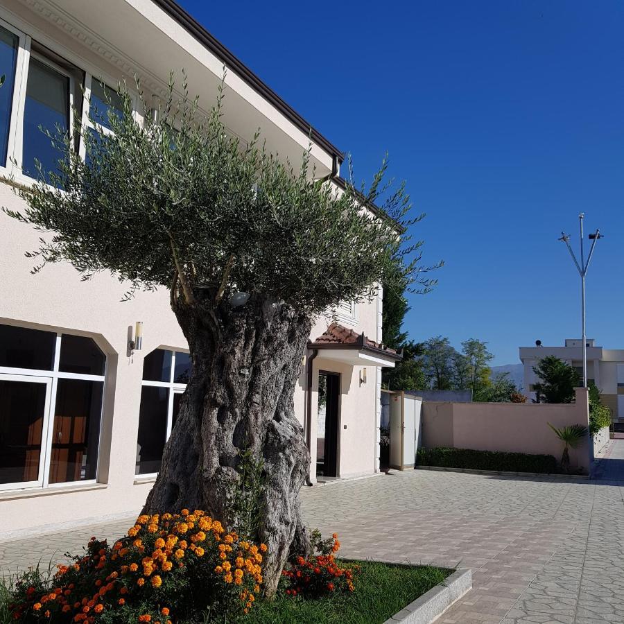 Hotel Erandi Rinas Exterior photo